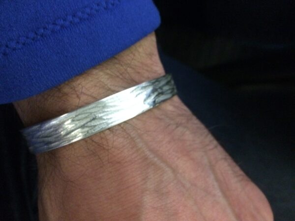 Silber-Armreif "Baumrinde" – Bild 2
