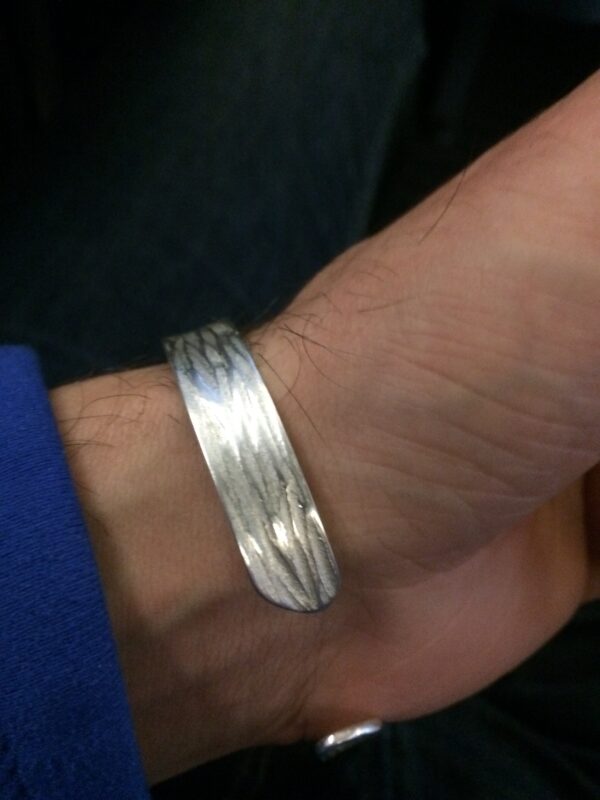 Silber-Armreif "Baumrinde" – Bild 5