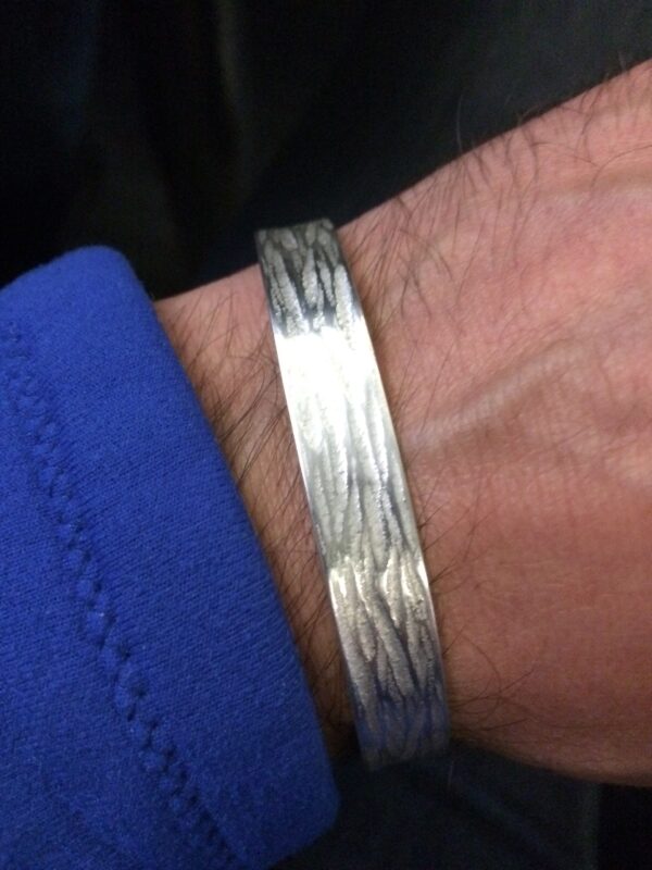 Silber-Armreif "Baumrinde" – Bild 6