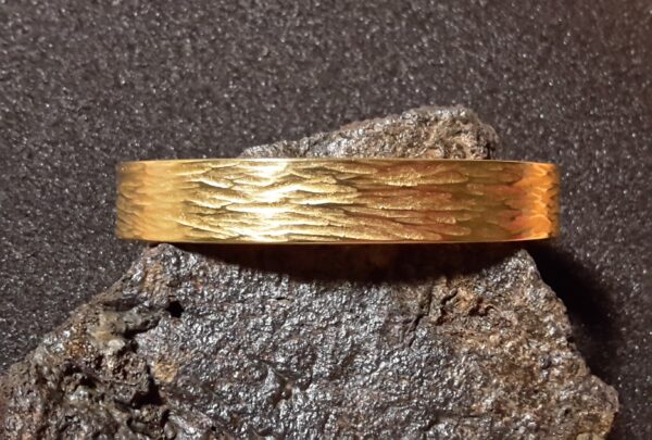 Gold-Armreif (24 Karat/999er) "Baumrinde" – Bild 8