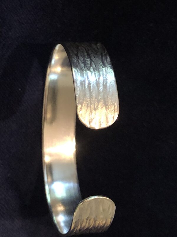 Silber-Armreif "Baumrinde (fein)" – Bild 4