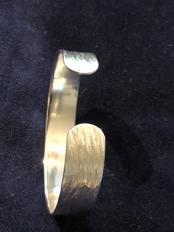 Silber-Armreif "Baumrinde (fein)" – Bild 5