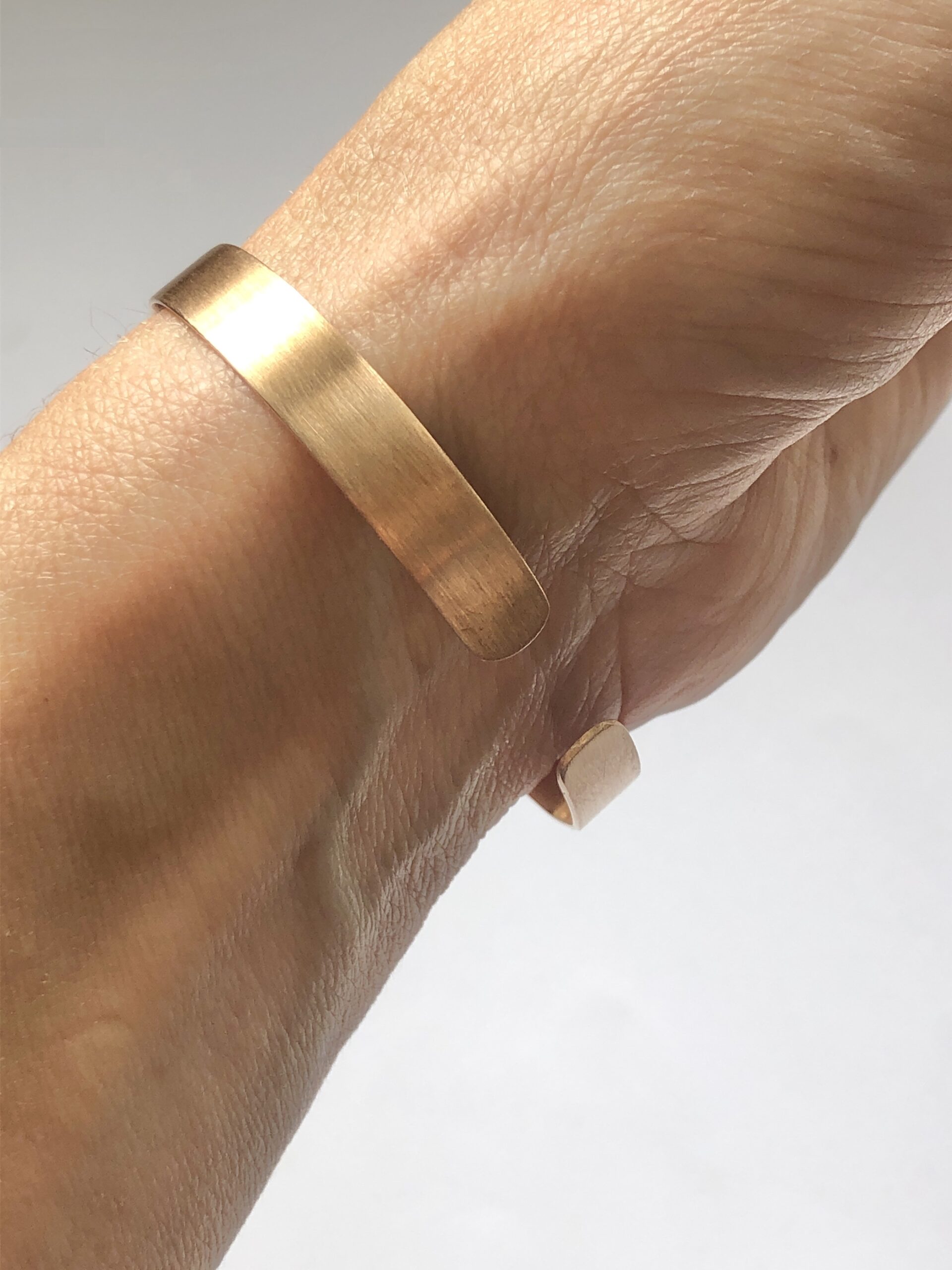 Bronze-Armreif "Seidenmatt" schmal – Bild 18